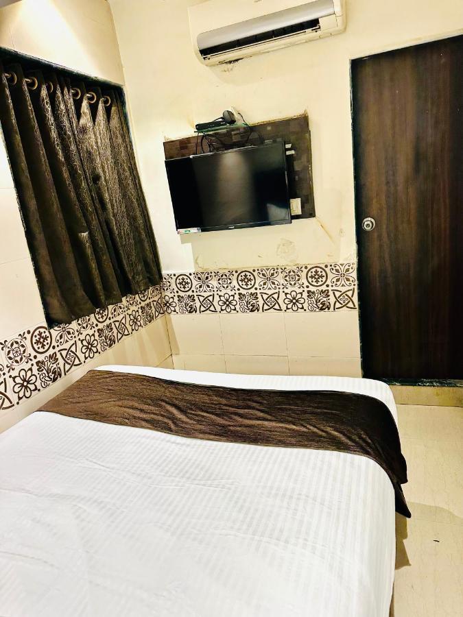 Hotel Kalpana Residency - Near Us Embassy Bombay Esterno foto